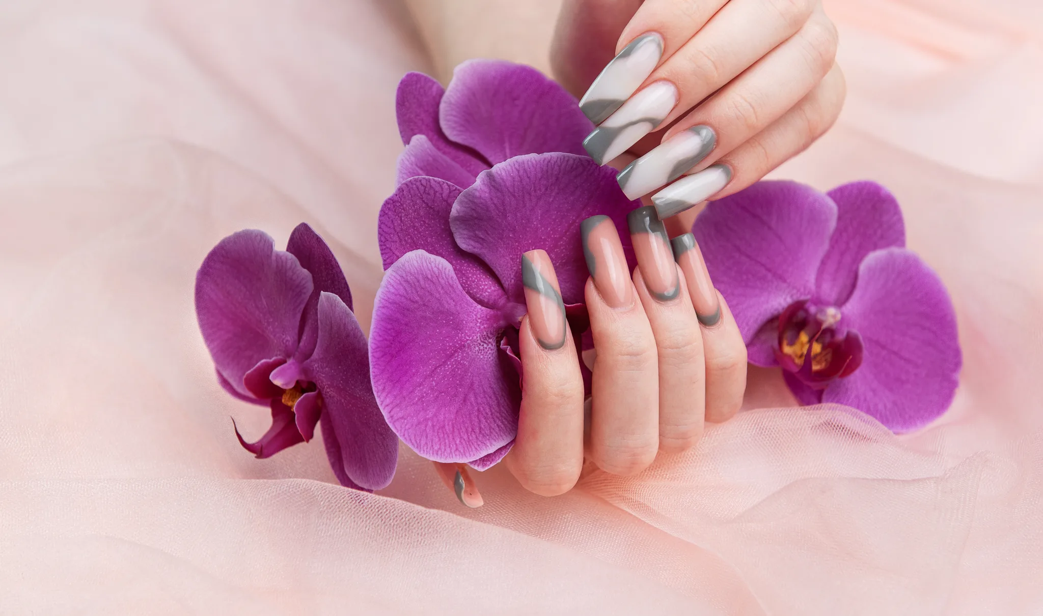 grey abstract swirl nail art